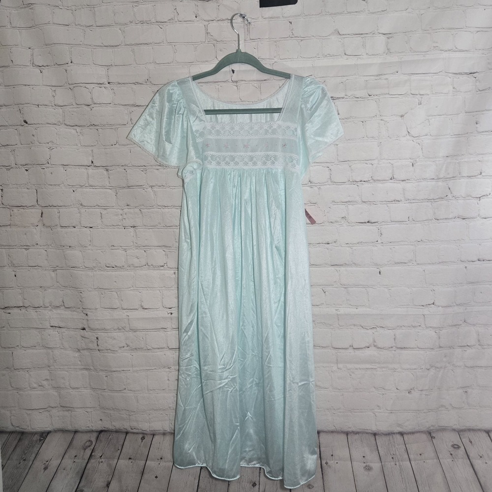 Vtg Deena 100% Nylon Long Green Granny M Nightgown Embroided Flutter Sleeves
